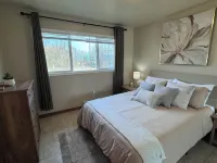 Eagles Perch!! Beautiful apt. In Kenai overlooking the mouth of the Kenai River - Wifi