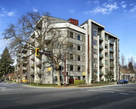 SoLo Suites Hotels in Langford