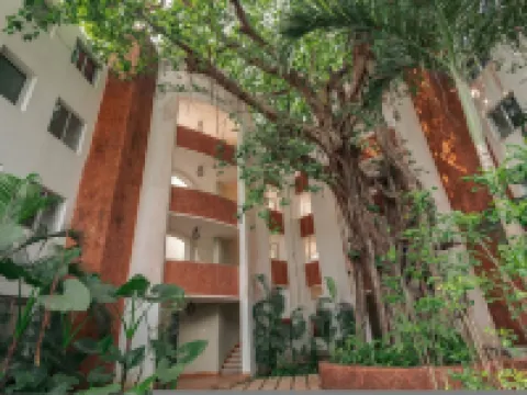 Modern 2BHK w Rooftop Pool 10 Mins Drive to Beach Hotels in Nerul