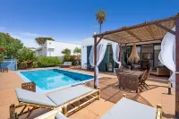ANANA Binisafua | Villa with a pool by the sea