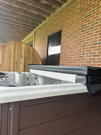 RIVERSIDE RETREAT - an outdoor enthusiasts and bikers DREAM Location!