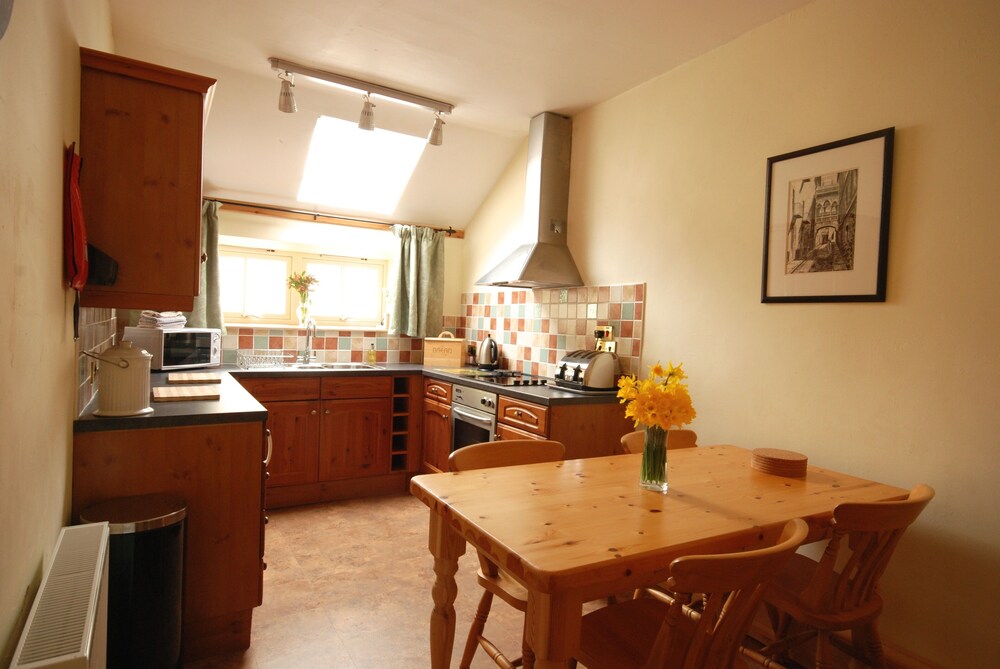 Honeysuckle Cottage, perfect rural retreat, lots of activities from house Hotels in Taynuilt