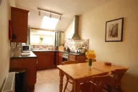 Honeysuckle Cottage, perfect rural retreat, lots of activities from house