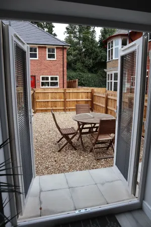 2 bed Lincoln Centre next to Hospital