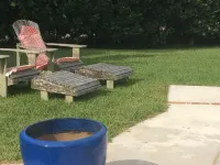 Pool House Studio In A Garden Setting + EV chargers Hotels in Smith's