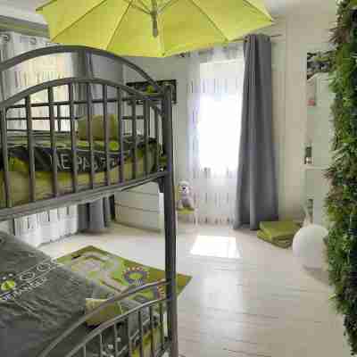 Beautiful Location on the Lake Heated Pool Jacuzzi Air Conditioning and Bicycles Rooms