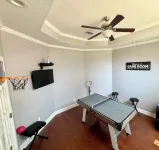 Spacious 5-bedroom house with AC, WiFi in charming Bluffton Hotels in Bluffton