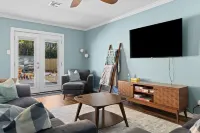 Pool House close to Temple Baylor Scott & White Hotels in Temple