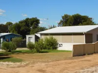 57 Bashford St Driftwood Cottage Hotels near Thirsty Point lookout
