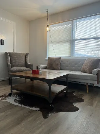 Minutes from O’Hare!