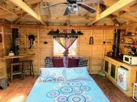 Secluded Jungle Cabin with outdoor tub, Sky Light and Fire Pit in Rincón