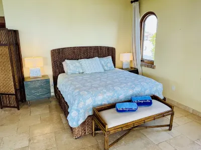 Stunning Penthouse W/ Ocean View Seconds From Cruz Bay فنادق في 