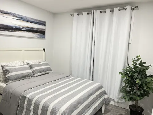 1 BEDROOM SUITE WITH PRIVATE ENTRANCE