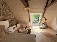 Charming fisherman's cottage on the port Hotels in Plerin
