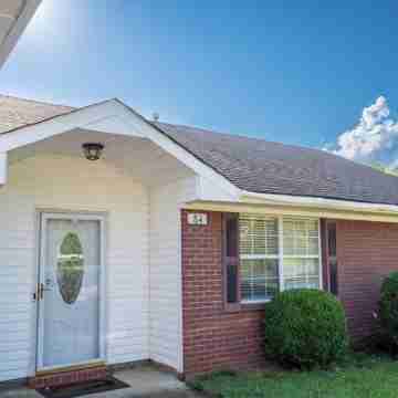 Cheerful 3-Bed Room Home in Columbus, MS Hotel Exterior
