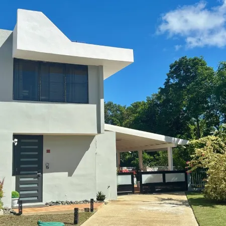 Serenity by the Beach, Pool & El Yunque Rainforest. 2Br-2BA