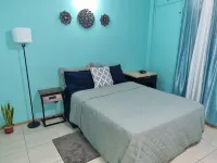 Cozy 1-bedroom apartment in brilliant Castries with AC, WiFi.Homey feeling. Hotels near Central Library