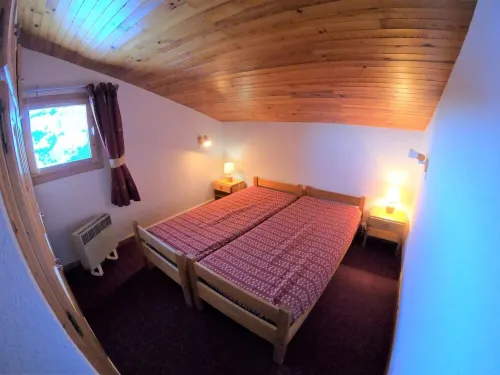 Beautiful duplex for 6 people in the Hameau du Mottaret (1800m) Hotels in Les Allues