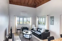 LaVue – Modern Condo w/ Queen Bed + Oceanview