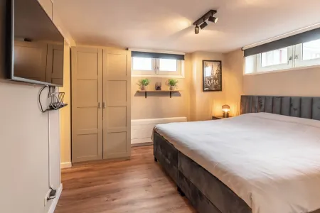 Spacious 120m2 Watervilla With Sauna Near Amsterdam And Schiphol.