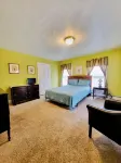 Apartment in Milford. Close to Dreams Park and National Baseball Hall of fame.
