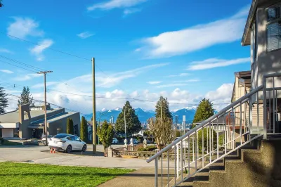 Welcome to Main floor 2 Bedrooms Suite A &10 minute walk from Metrotown Mall Hotels near Pear Tree Restaurant