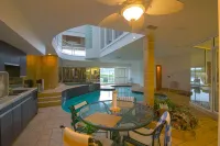 Leithen Lodge, Your Romantic Private Scottish Baronial Castle in N.Tampa