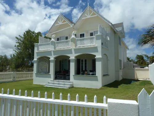 Romantic Oceanfront Villa near Crane Resort    Lovebirds Special Hotels in Belair