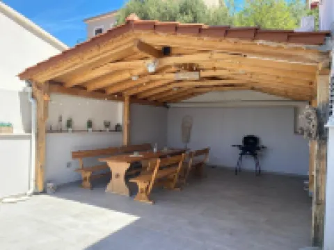 Villa Pina Tisno Apartment Zonsa, 2 people Hoteles en Tisno