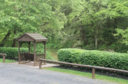 Charming, quiet, riverfront, scenic, private