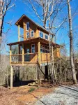 Branches Up Tree House Mountain Getaway