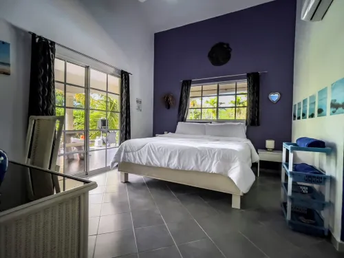 Cheerful villa with pool minutes from city center. Only 10 mins away from POP