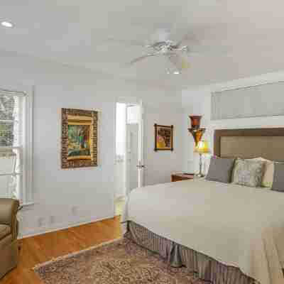Stunning Oceanview Craftsman in the village Of La Jolla - Walk To All! Rooms