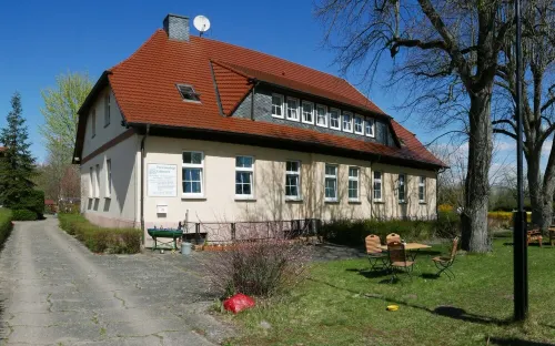 Vacation apartment downstairs in the manor house - Feriendorf Großer Labussee 202