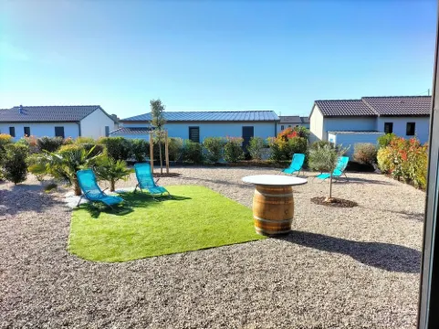 Quiet chalet in a residential leisure park near Marseillan