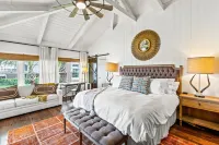 Casa de Palmas: Ultimate Pool w/ Grotto, Hot Tub & Bar