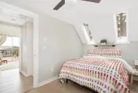 Waterviews off Sowams, Nearby Bike Path and Golfing