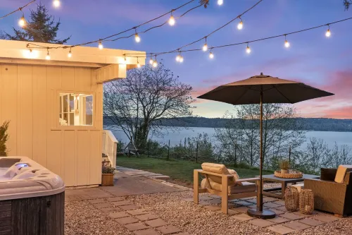Waterview Rabbit Hill Cottage w/hot tub.