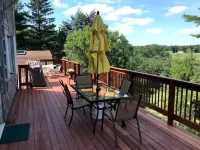 Sunny and Spacious A-Frame nestled in the fir trees.  Mountain views! Hotels in Tremont