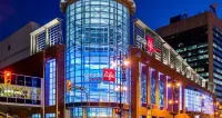 FREE PARKING NY Style Condo in Exchange District Hotels in 