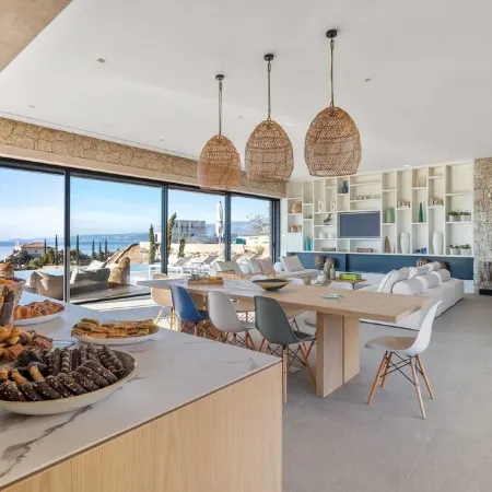 Newly constructed Luxurious Family Villa with Infinity Sunset & Tennis court!