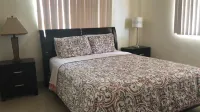 2 Bedroom 1 Bath Near Hospital and Shopping and Beach