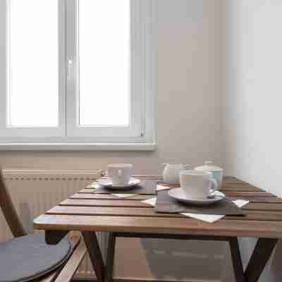 Apartment in the Karmeliter District - Beautiful and centrally located Dining/Meeting Rooms