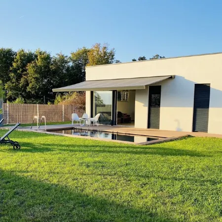 Voo Residence – Hillside Villa with Heated Natural Pool