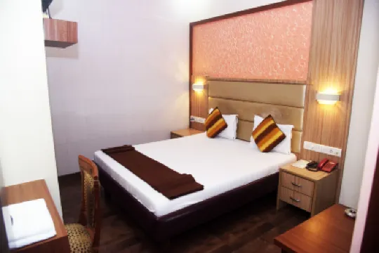 Hotel Indiana Inn โรงแรมใกล้ห้าง Inorbit Mall, Vashi