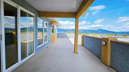 Misty Mountain Inn & Suites