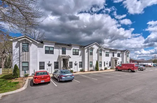 Updated Apt 1 Mi to Western Kentucky University!