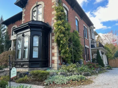 Norfolk Guest House Inn Отели в г. Wellington County