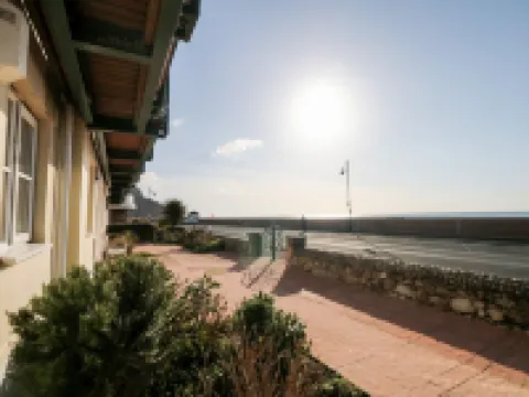 6 Lyme Mews Hotels in Seaton