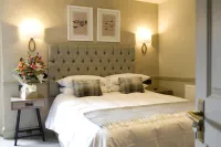 Royal Ship Hotels in Dolgellau